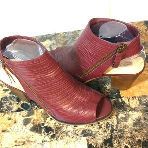 Bella-Vita size 8 N leather side zip open toe booties. EUC, oxblood in color.